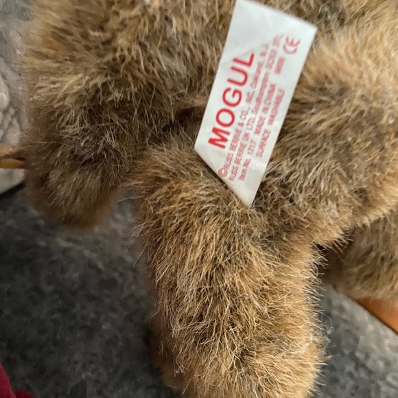 2plush winter bears by Mogul. Removable clothes.Real wood skis/poles.NoSmoking - Picture 2 of 4